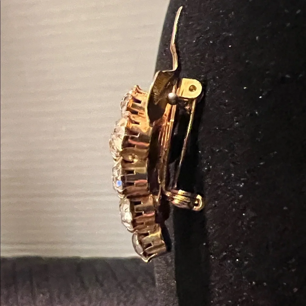 VINTAGE JEWELRY - 1960s Grapes White Rhinestone Crystal Gold Plated Brooch Pin